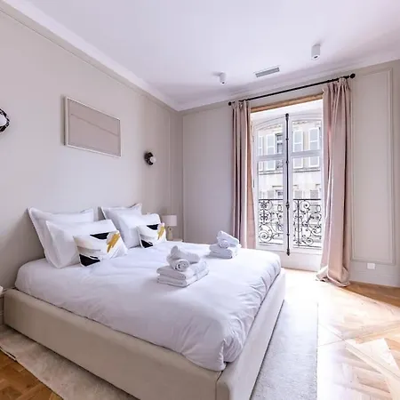 Arc De Triomphe Luxury 3 Bed 3,5 Bath Apartment Paris