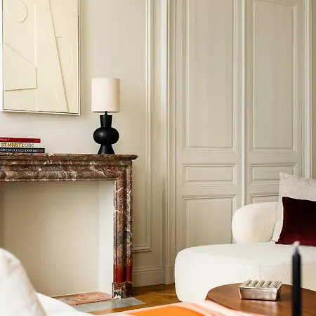 Arc De Triomphe Luxury 3 Bed 3,5 Bath