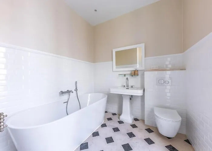 Arc De Triomphe Luxury 3 Bed 3,5 Bath