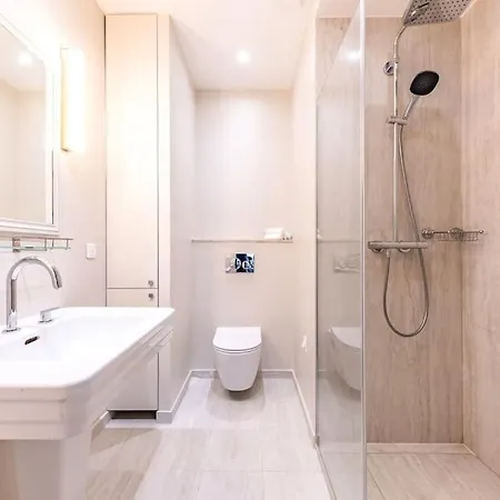 Arc De Triomphe Luxury 3 Bed 3,5 Bath