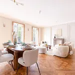 Arc De Triomphe Luxury 3 Bed 3,5 Bath *