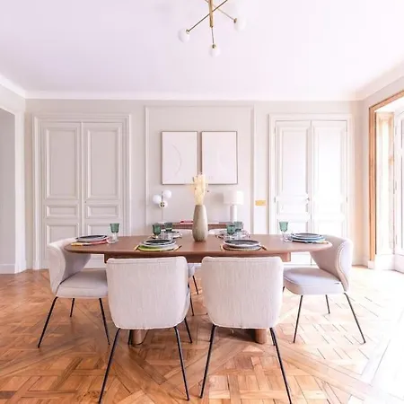 Arc De Triomphe Luxury 3 Bed 3,5 Bath パリ